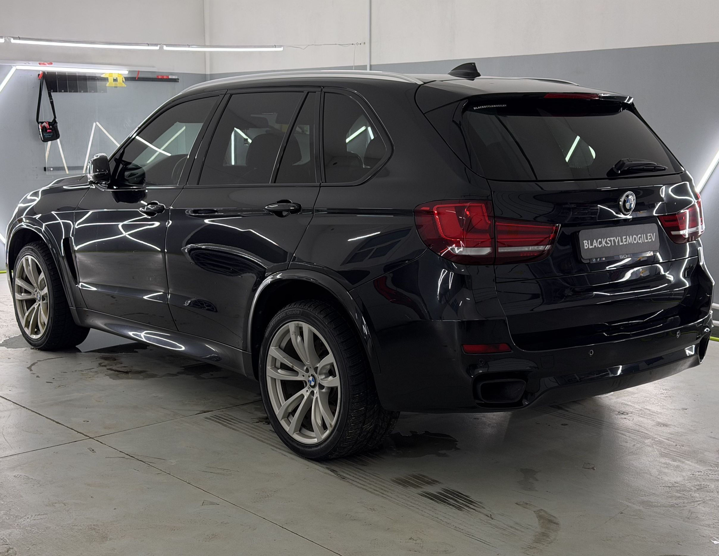 Оклейка BMW M5